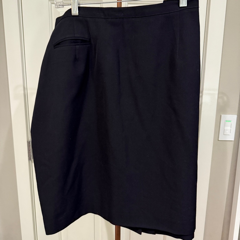 Elisabeth Liz Claiborne Black Wool Suiting Skirt 20P